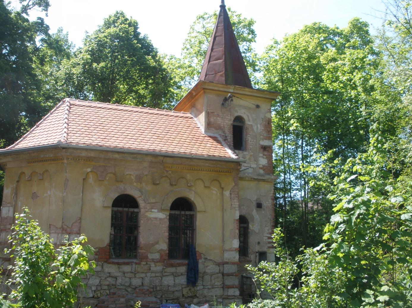 Začátek v 11:00 hod - smírná mše svatá, hudbou a zpěvem budou provázet členové