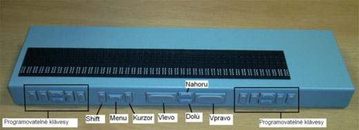 Pracuje ve vstupním i výstupním režimu. Klasická lupa je již překonána elektronickými pomůckami.