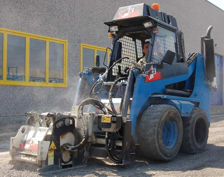 Prověřeno v praxi Test 5 Typ nože Stavba Typ stroje Typ materiálu Cutting depth ECO RX1-01 Itálie Bobcat Asfalt 100 mm 10% snížení spotřeby paliva.