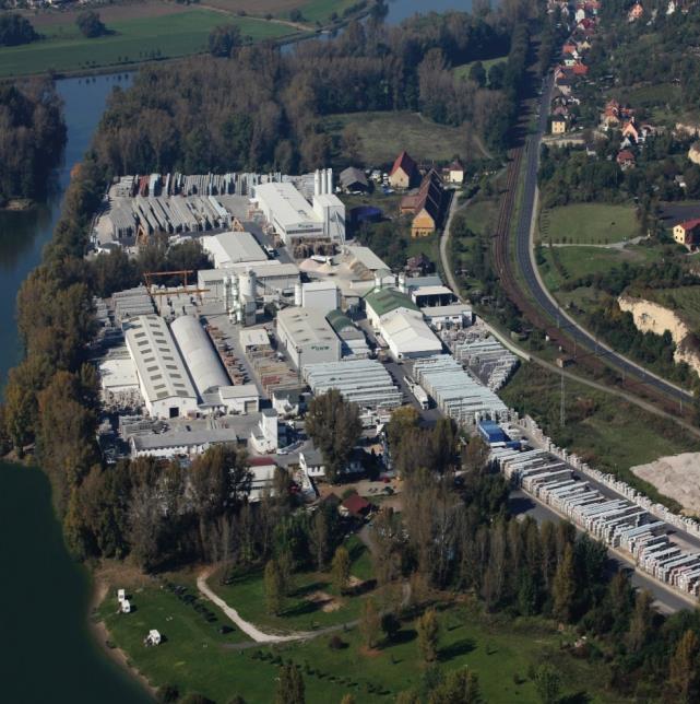 umístění v užší nominaci kategorie nad 200 zaměstnanců CS-BETON patří mezi jedny z největší výrobců betonových prvků 22 let působící na trhu betonových výrobků VÝROBNÍ PORTFOLIO: Vibrolisovaná výroba