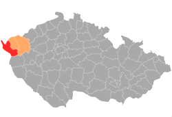 Má rozlohu 1 045,94 km² počet obyvatel k roku 2009 činil 96 327 osob s hustotou zalidnění 92,1 ob./km². V okrese Cheb je v současnosti 40 obcí, z toho 10 měst.