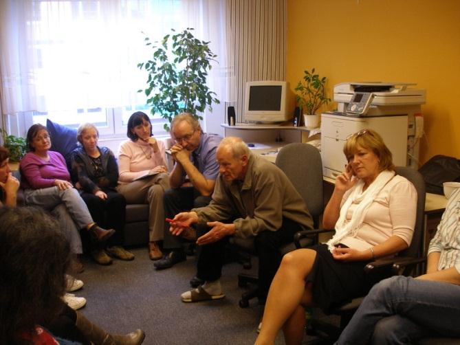 Výroční zpráva Hospicové péče sv. Zdislavy, o.p.s. 13 Dobrovolníci Dobrovolníci jsou důležitou součástí domácího hospice, pracují pro něj bez nároku na finanční odměnu a ve svém volném čase.