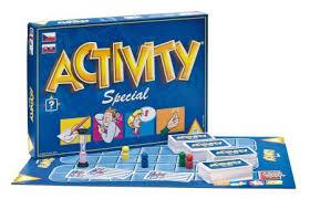 Hra obsahuje: 440 karet s úkoly 1 hrací deska 1 přesýpací hodiny 4 figurky 1 pravidla hry Activity Special je nová verze hry z populární série.