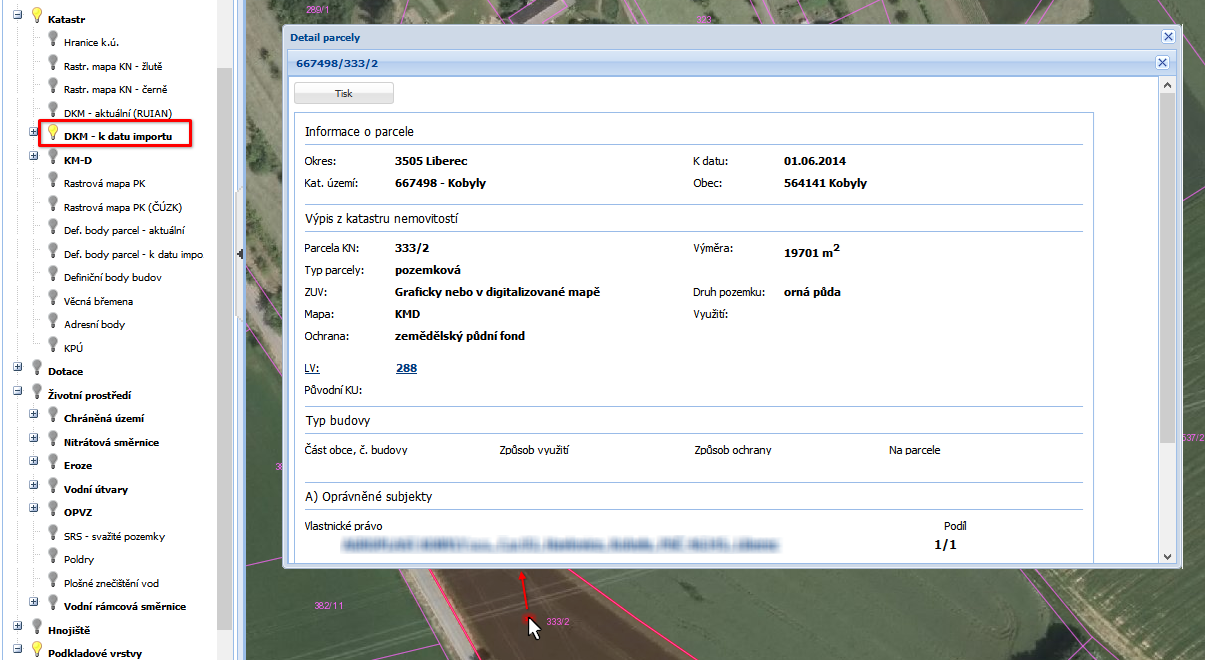 5. Pokud chcete vidět úplný výpis údajů parcely z KN k datu posledního importu dat z ISKN, zapněte si vrstvu Katastr DKM k datu importu (automaticky se vypne vrstva DKM aktuální (RÚIAN)) a klikněte