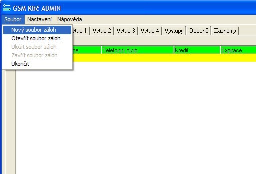 Před spuštěním programu je nutné podle vybraného způsobu komunikace na zvolený port připojit na přímo GSM Klíč (přes servisní kabel) nebo GSM terminál (pro zasílání příkazů přes SMS).