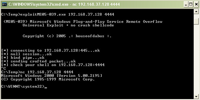 Obr. 4.2.1: Získání vzdálené příkazové řádky pomocí exploitu Na obrázku 4.2.1 je příkazová řádka spuštěná na počítači, ze kterého je ověřována náchylnost systému Windows 2000 SP4 na chybu MS05-039.