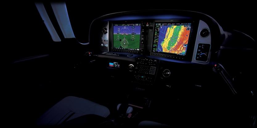 Druhy výcviků: Cirrus Training Centre / Approved Training Organization CZ - 038 Privat Pilot Licence PPL (A) Night VFR Enroute Instrument Rating EIR Competency Based IR Time Building Vybavení