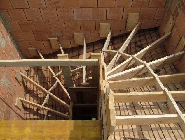 Desková schodiště monolitická
