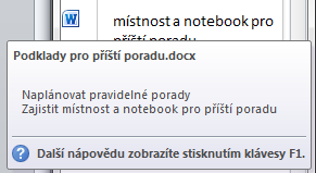 Kapitola 6: Karta Revize 50 Budeme dotázáni na umístění poznámek v aplikaci OneNote. Stránka pro zapisování poznámek se ukotví na obrazovce, její pozici i velikost lze měnit.