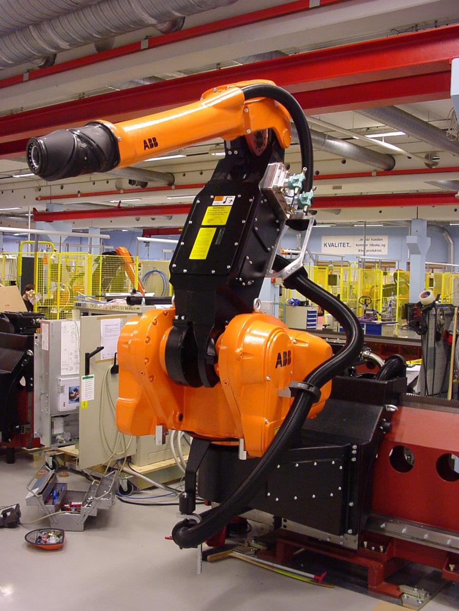 Demonstrační obrázek -výroba lakovacího robotu Praktické ukázky: - Programování robotů ABB Rapid, vysvětlen princip programování, ukázka konstrukce řídicího systému, vysvětlení pojmu sekvenční