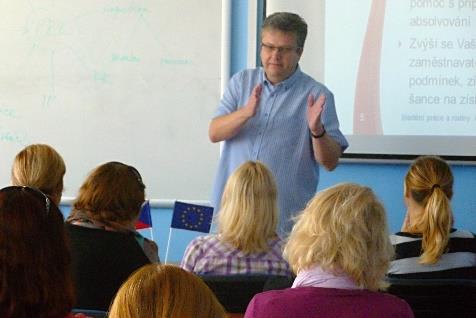 Všichni klienti byli pomocí prezentace v PowerPointu a výkladu poradce informováni v průběhu týdne, na