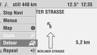 Navigace 61 přijímá z aktuálně zvolené stanice RDS TMC. Ze zkušenosti vyplývá, že samotné zpoždění se od výpočtu může lišit.