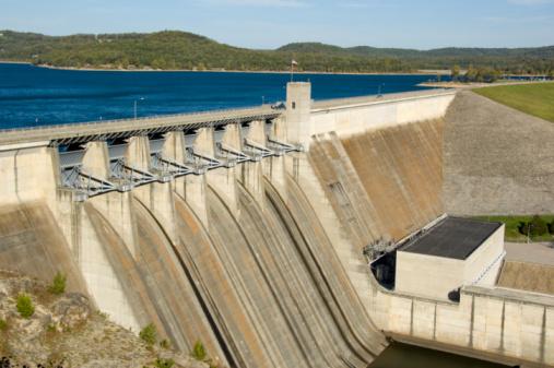 Vodní elektrárna je výrobna elektrické energie, jedná se o technologický celek, přeměňující