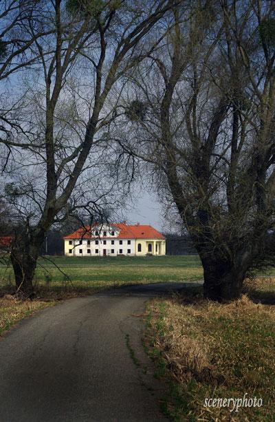 Také zde Lichtenštejnové zakončovali štvanice a lovy hostinami.