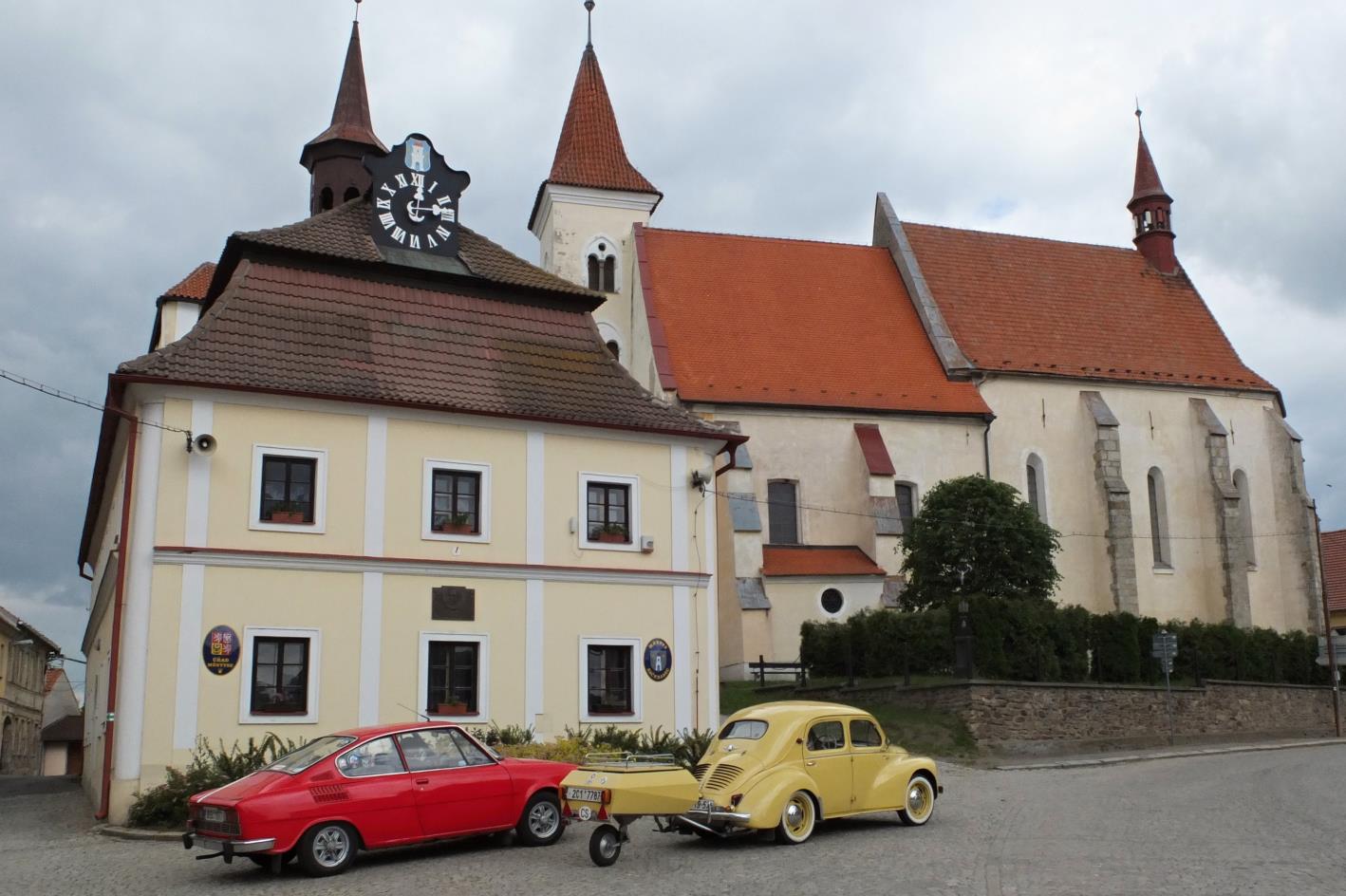 NAČERADSKÉ NOVINY Ročník: 56 číslo: 8 Informační zpravodaj Úřadu městyse Načeradec SRPEN 2014 Z JEDNÁNÍ RADY MĚSTYSE V ČERVENCI 2014 Mimo jiné rada projednala: Rada městyse schválila podání žádosti