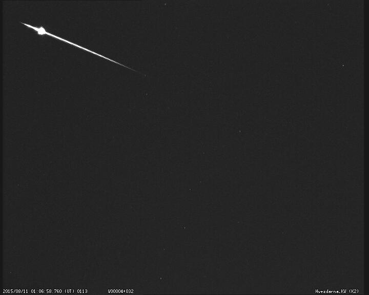 Asi nejvýraznější meteor expedice 11.8.2015 ve 3:06:58 LSEČ na jižní kameře sítě CEMENT identifikovali celou řadu jasných meteorů, které účastníci viděli očima.