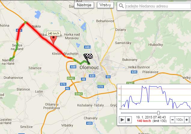 Pokud uživatel klikne na místo na trase, tak v okně přehrávače vidí červeně rychlost a v závorce platný rychlostní limit.
