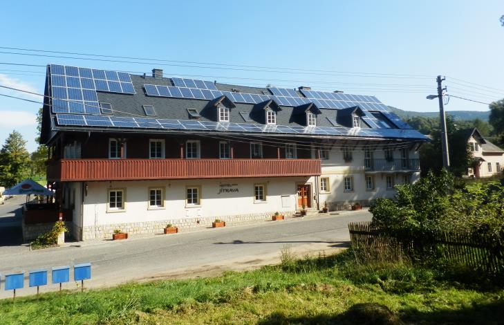 Komerční objekt - Jítrava Nominální výkon: 27,93kWp Schüco PG 04 MPE 245W Power-One PVI-12.