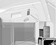78 Úložná schránka Informace o nakládání Těžké předměty v zavazadlovém prostoru by měly být umístěné tak, aby přiléhaly k opěradlům sedadel. Ujistěte se, že jsou opěradla bezpečně zajištěna.