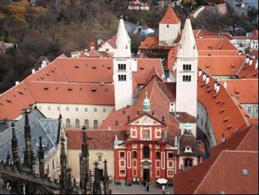 4. Přemyslovci P o Slavníkovcích nastoupil rod Přemyslovců. Byl to vlastně ten rod, který Slavníkovce sesadil. V podstatě jejich vyvražděním byl sjednocen český stát pod vládou Přemyslovců.