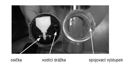 13 Údržba Údržba a číštění motoru hrubého předfiltru 1. Ujistěte se, že je zařízení vypnuto. 2. Uchopte madlo plunžrového ventilu.