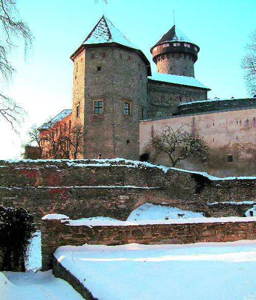 RÝMAŘOVSKÝ HORIZONT 1/2005 Čtrnáctideník regionu Rýmařovska Ročník VII. Vyšlo 14. 1. 2005 Cena 10 Kč První r mafiovské miminko narozené 3.