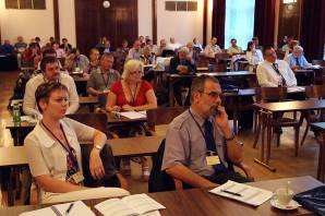 Druhý den konference byla s vybranými hosty uskutečněna odborná diskuse na téma Krizový management ve zdravotnictví - uplatňované přístupy a zkušenosti z praxe u kulatého stolu s hejtmanem Zlínského