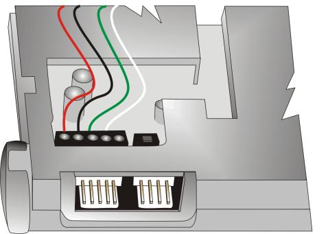 Instalace Při instalaci musí být u klávesnice možnost vysunout dvířka kryjící tlačítka. Tato dvířka se vysunují 9 cm pod spodní okraj klávesnice. Pro montáž na zeď použijte přiložený kovový držák.