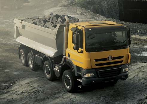 KONFIGURACE Základními konfiguracemi vozidla jsou 4x4, 6x6 a 8x8 (8x6). Podle požadavků zákazníka připravíme i speciální provedení 10x10, 10x8, 10x6 s řiditelnou zadní (pátou) nápravou.