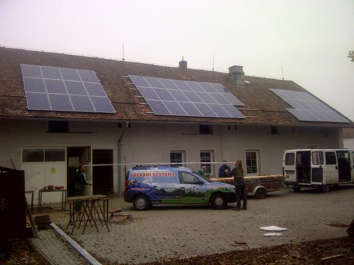 Komerční objek Němčice Nominální výkon: 246,1kWp Yingli YL230P-29b-1 PVI 12.