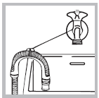 Připojení odtokové hadice Připojte odtokovou hadici ke kanalizaci ve výšce 65-100 cm nad zemí tak, aby nebyla ohnutá; případně ji mŧžete zavěsit na umyvadlo nebo vanu a hadici upevněte ke kohoutku