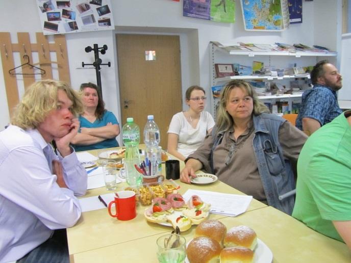 14.5.2015 Štáb organizátorů akce Bamboška Ve čtvrtek 14.5.2015 se sešli organizátoři akce Bamboška u Sportovní haly v Českých Budějovicích, aby se domluvili na umístění svých stanovišť v prostoru akce a seznámili se s pravidly pro organizátory akce.