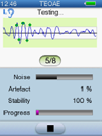 Testy Před startem testu je provedena kalibrace. Test se spustí automaticky ve chvíli, kdy je dokončena kalibrace. 5.2.2 Test TEOAE Průběh testu je zobrazován na displeji.
