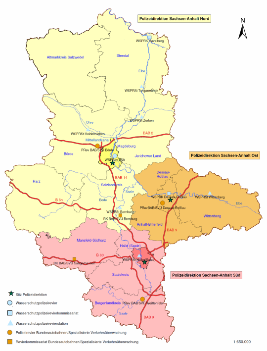 Spolková země Sasko-Anhaltsko Zemská policie ve spolkové zemi Sasko-Anhaltsko (Sachsen-Anhalt) ke dni 1. ledna 2008 představila své nové horizontální uspořádání.