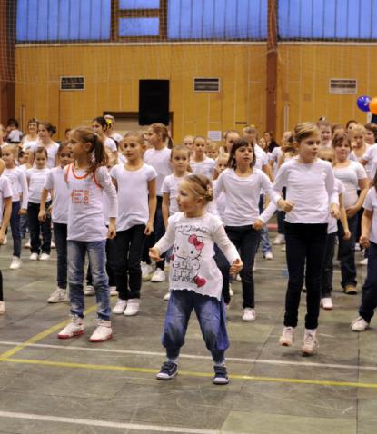 Veškeré aktuální informace týkající se dětí na kurzech zasíláme rodičům mailem. Bohužel u mnohých případů se nám stává, že mail je na přihlášce špatně čitelný či není uvedený vůbec.