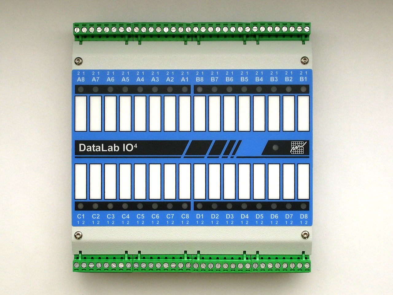 CPU modul DataLab IO4/USB Vlastnosti 4 pozice pro vstupně/výstupní moduly Připojení přes USB Možnost externího napájení Volitelná montáž na DIN lištu Procesorová jednotka systému DataLab IO4/USB