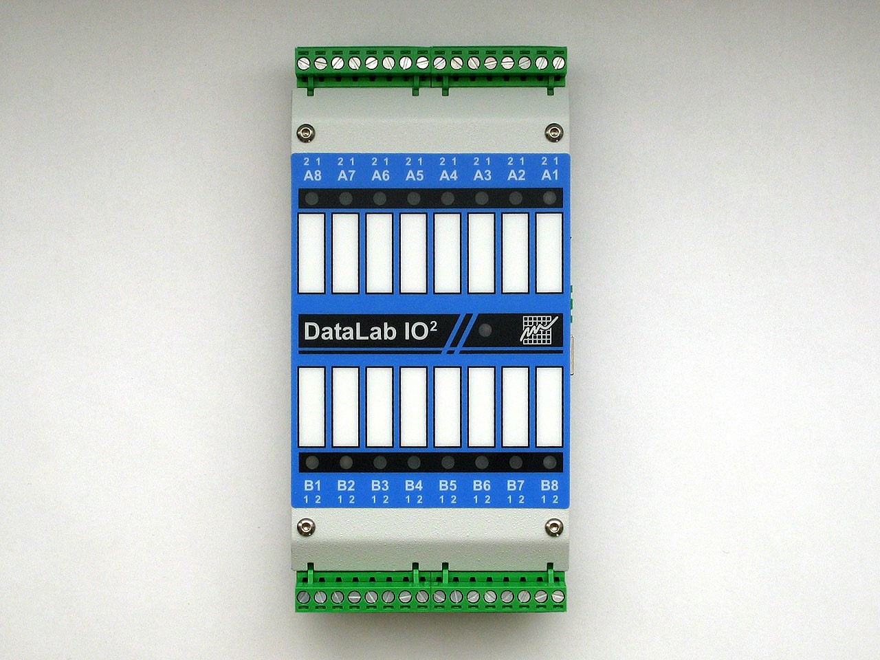 CPU modul DataLab IO2/USB Vlastnosti 2 pozice pro vstupně/výstupní moduly Připojení přes USB Možnost externího napájení Volitelná montáž na DIN lištu CPU modul DataLab IO2/USB obsahuje USB rozhraní a