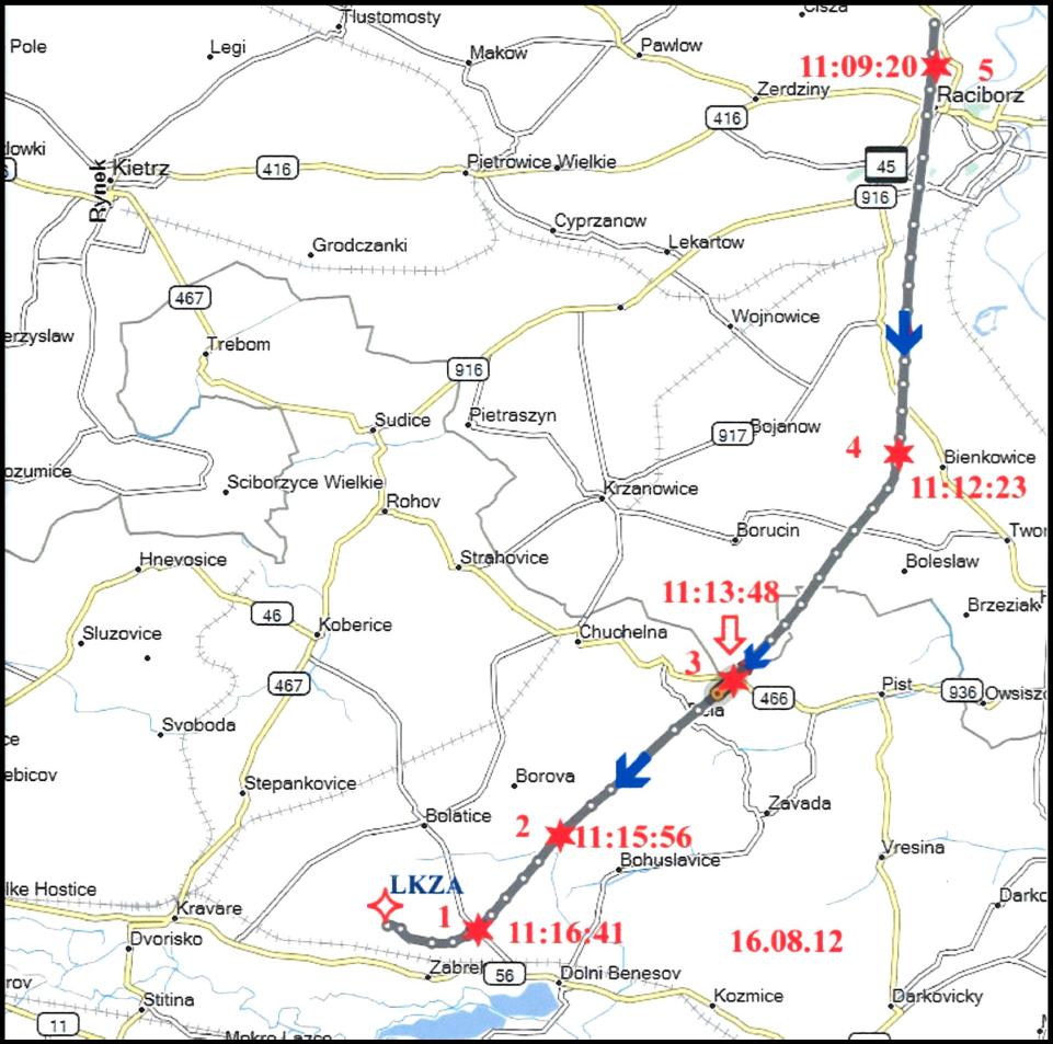 (30 m AGL), na rychlosti 87 km.hod -1. V krátkém přímém úseku letoun sklesal na hladinu 865 ft (cca 20 m AGL), rychlost letu se zvětšila na 105 km.hod -1, vertikální rychlost na cca 9 m.s -1.