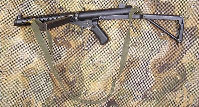 ČÍSLO I AIRSOFTOVÝ MAGAZÍ duben 2009 SA-80 Small Arms for the 80 th strana 2 SA 80 /L85 je moderní zbraňový systém zahrnující útočnou pušku a lehký kulomet systému "bull pup", který byl přijat do