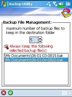 ❹Když zaškrtnete Weekly, ťukněte na tlačítko vpravo od Every pro nastavení dne v týdnu. pokud vyberete Manage old backup files, ťukněte na a vstoupíte na obrazovku vlevo.