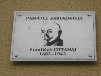 B. Přehled o činnosti Výtah v hlavní budově Dům seniorů FRANTIŠEK Náměšť na Hané, příspěvková organizace (dále DS, dům seniorů nebo zařízení), je poskytovatel služby domova pro seniory, který má