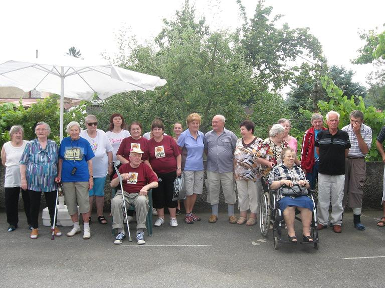 Aktivizační den seniorů 22.7.2014 B.1. Zaměření : náplní činnosti organizace jsou, v souladu s ustanoveními zákona o sociálních službách, následující služby 1. poskytování stravování 2.