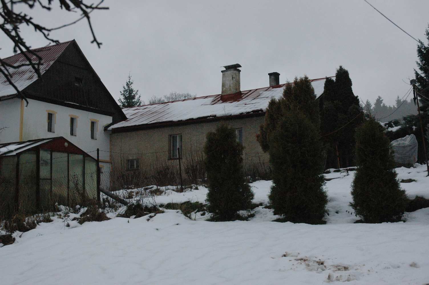 ZNALECKÝ POSUDEK č. 216-99/2013 Předmět ocenění: Adresa nemovitosti: Rychnovská č.ev. 39 463 42 Hodkovice nad Mohelkou Rekreační domek č.e. 39 s pozemky a příslušenstvím, vše zapsáno na LV 702 v k.ú.