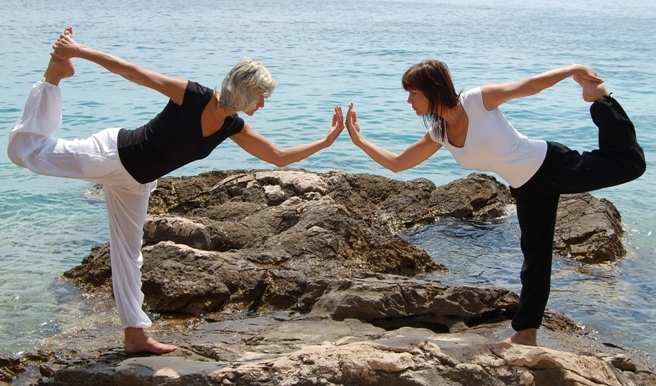 Pravidelná cvičení čchi-kung a taichi. Nabízí všem ženám i mužům každého věku odhodit stres, posílit zdraví a zvýšit energii pomocí pravidelných cvičení čchi-kung.