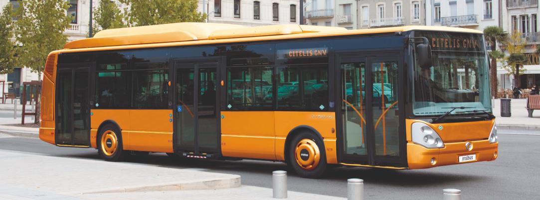 MĚSTSKÝ AUTOBUS 12 m 2 a 3 dveře CNG Výška Převis karoserie přední/zadní Rozchod vpředu/vzadu Vnitřní výška vpředu/vzadu (2 dveře) OBECNÉ VLASTNOSTI 11 990 mm 2 500 mm 3 301 mm 6 120 mm 2 710 / 3 160