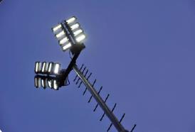 Výhody při instalaci nových LED světlometů typu WS Specifikace: - Technické řešení světlometu je navrženo tak, aby mohlo být nahrazeno současné výbojkové řešení bez dalších nákladů