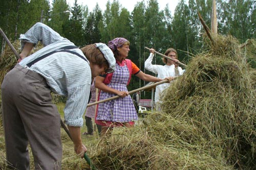 Venkovské noviny, ŘÍJEN 2008, číslo 10 / 2008 Str á n k a 9 SAUNA, JÄRVI a TAAS SATAA! aneb seznamte se s Finskem V sobotu 1.