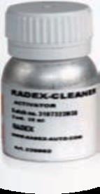 Primer komponent pro lepidlo na sklo RADEX Primer je černá základní barva specificky určená pro keramický pruh na skle vozidla.