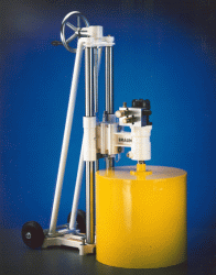 VRTACÍ STOJANY Vrtací stojan BB1S - do průměru korunky 170 mm, využitelný posuv 560 mm - možnost náklonu max. 45 vzad a max.