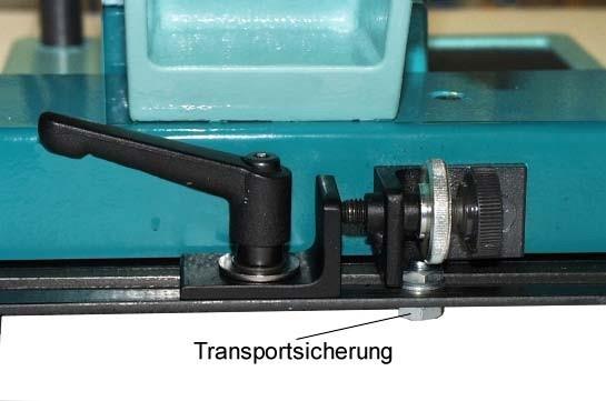 Pravidelně kontrolujte elektrická zařízení: Opět upevněte uvolněné spoje. Poškozené vodiče nebo kabely musí okamžitě vyměnit kvalifikovaný elektrikář.